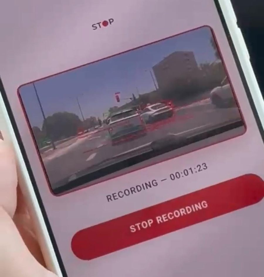 הממשק המקומי בטלפון מציג את הזיהוי בזמן אמת